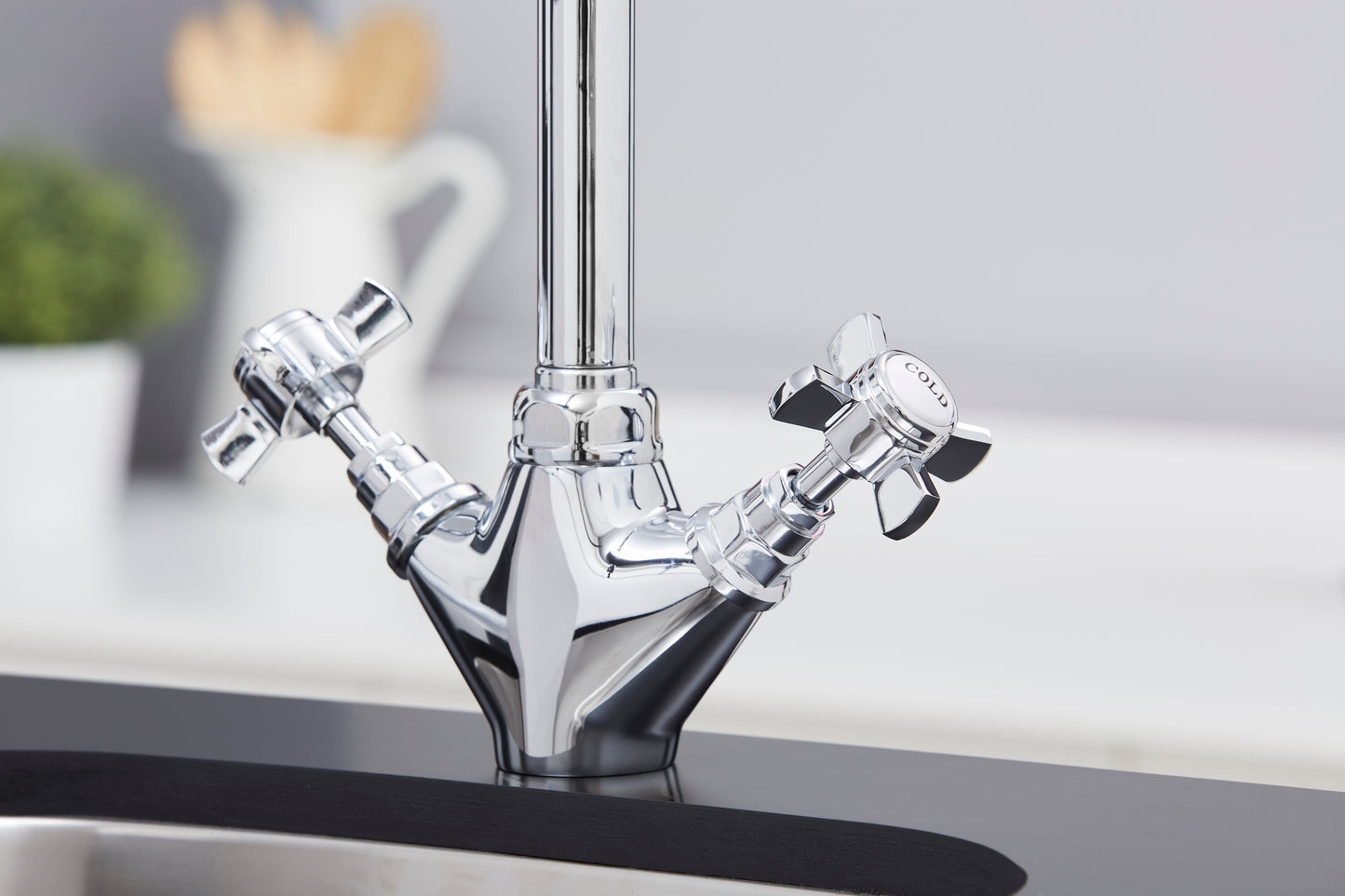 Girona Traditional Kitchen Tap in Chrome Finish