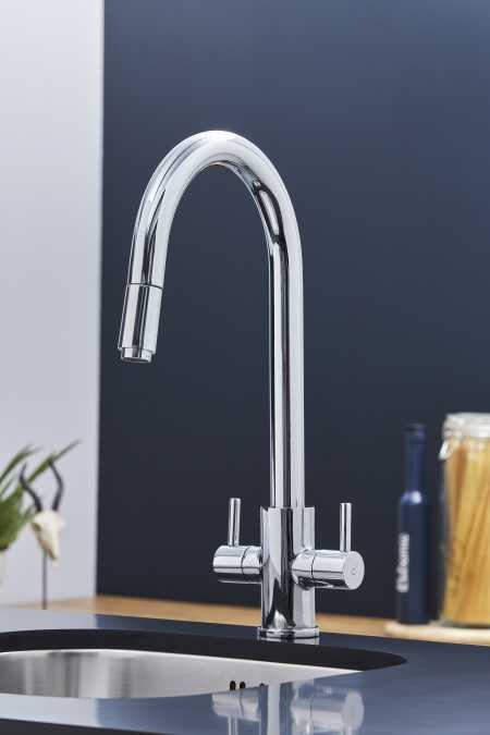Valencia Modern Pull Out Kitchen Tap in Chrome Finish